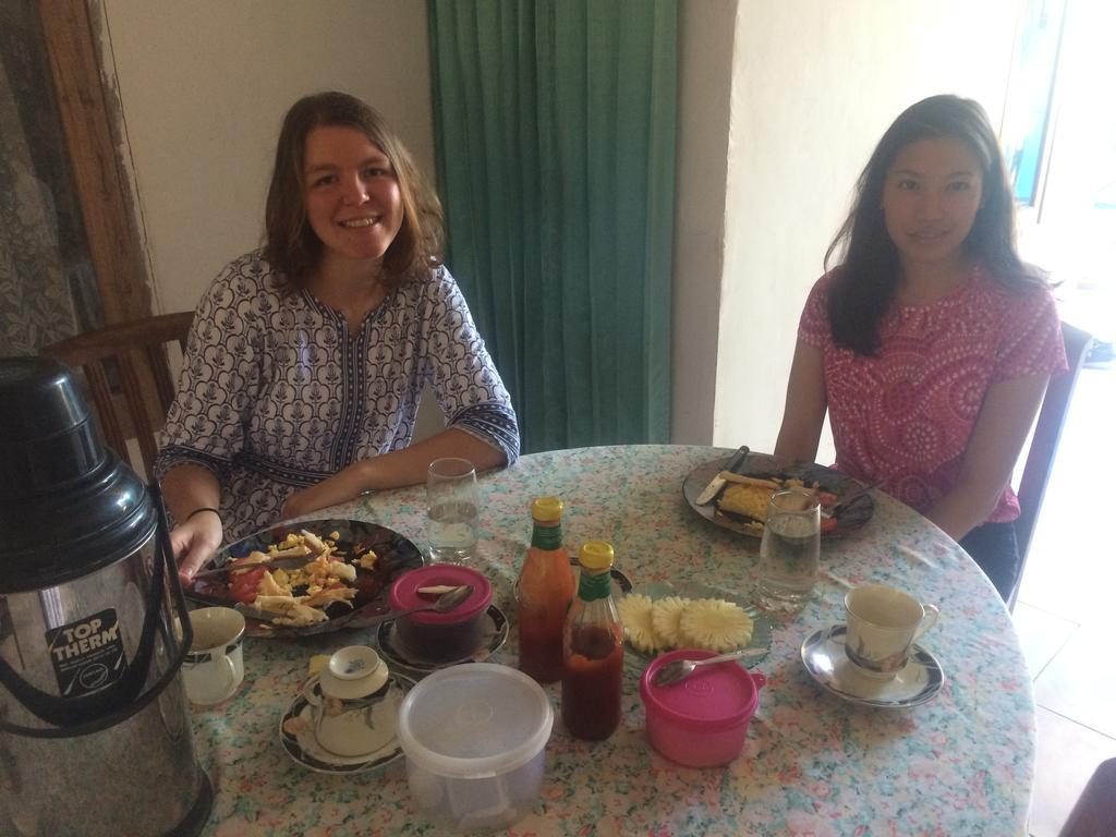 Jeges Homestay Сенггиги Экстерьер фото
