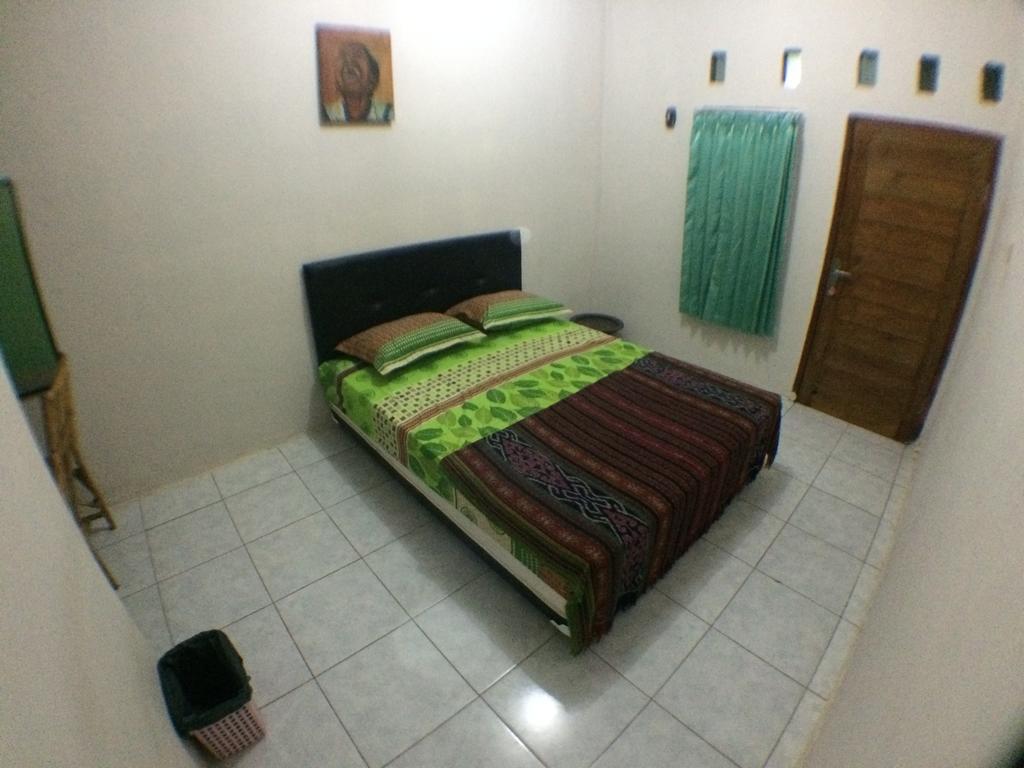 Jeges Homestay Сенггиги Экстерьер фото