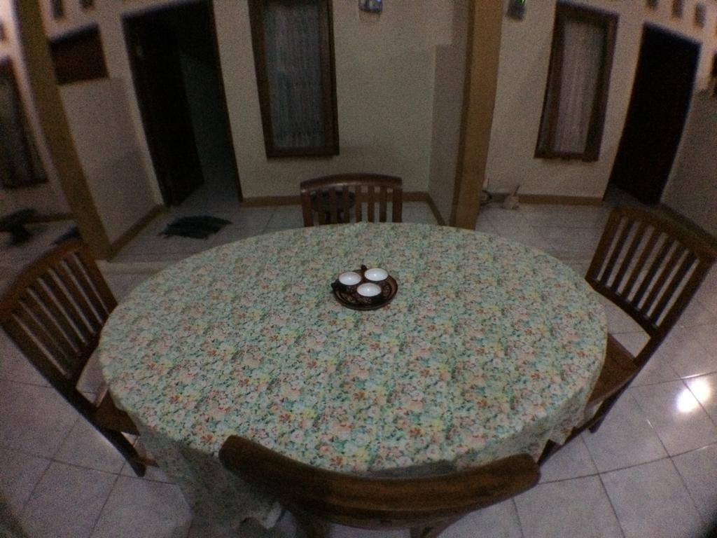 Jeges Homestay Сенггиги Экстерьер фото