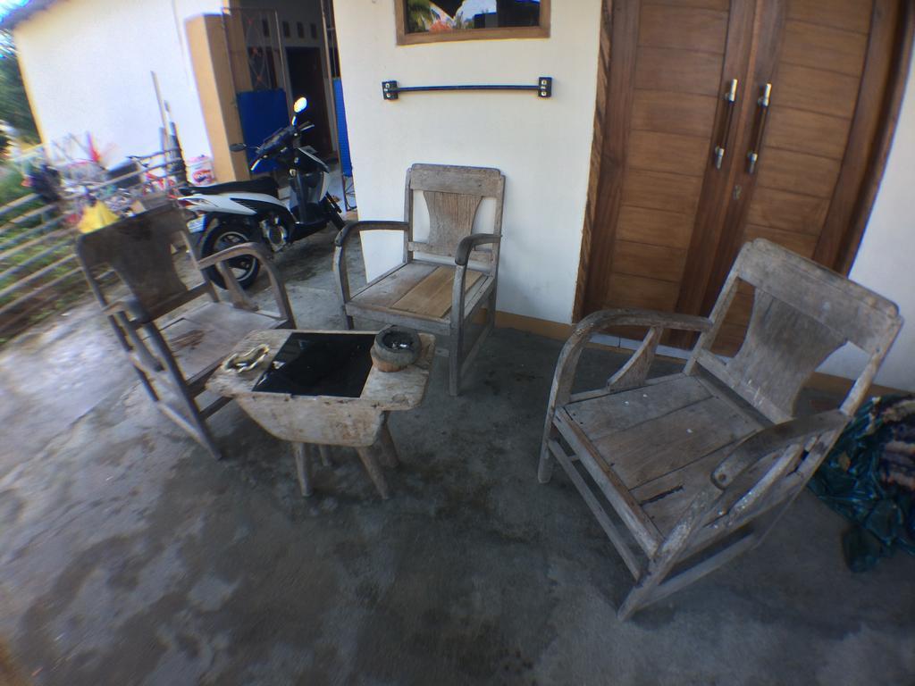 Jeges Homestay Сенггиги Экстерьер фото