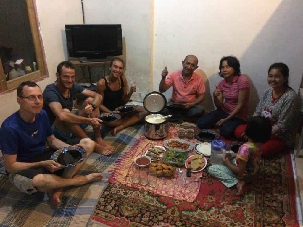 Jeges Homestay Сенггиги Экстерьер фото